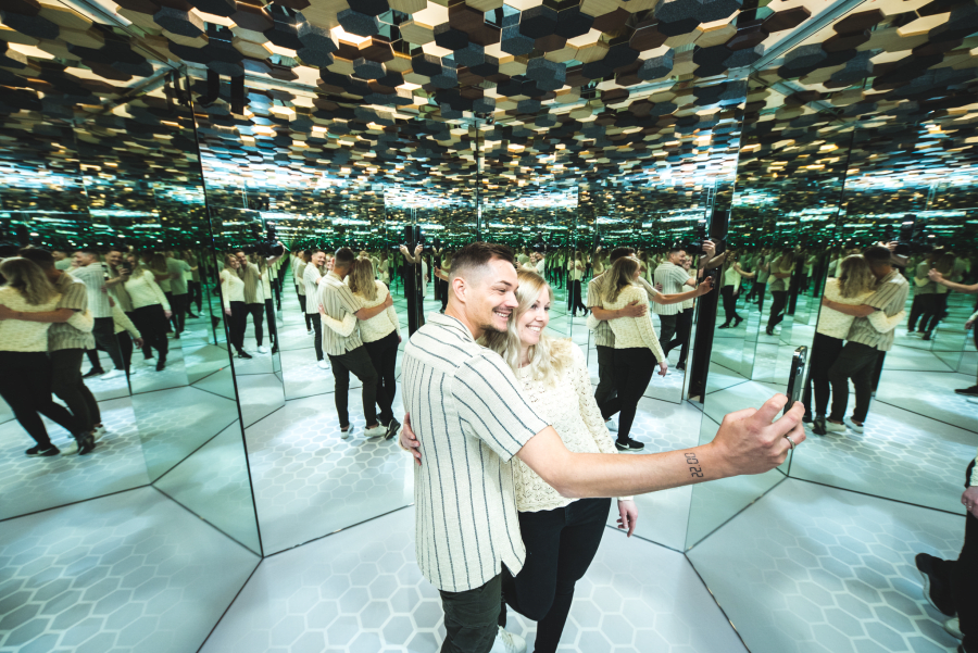 INFINITY ROOM